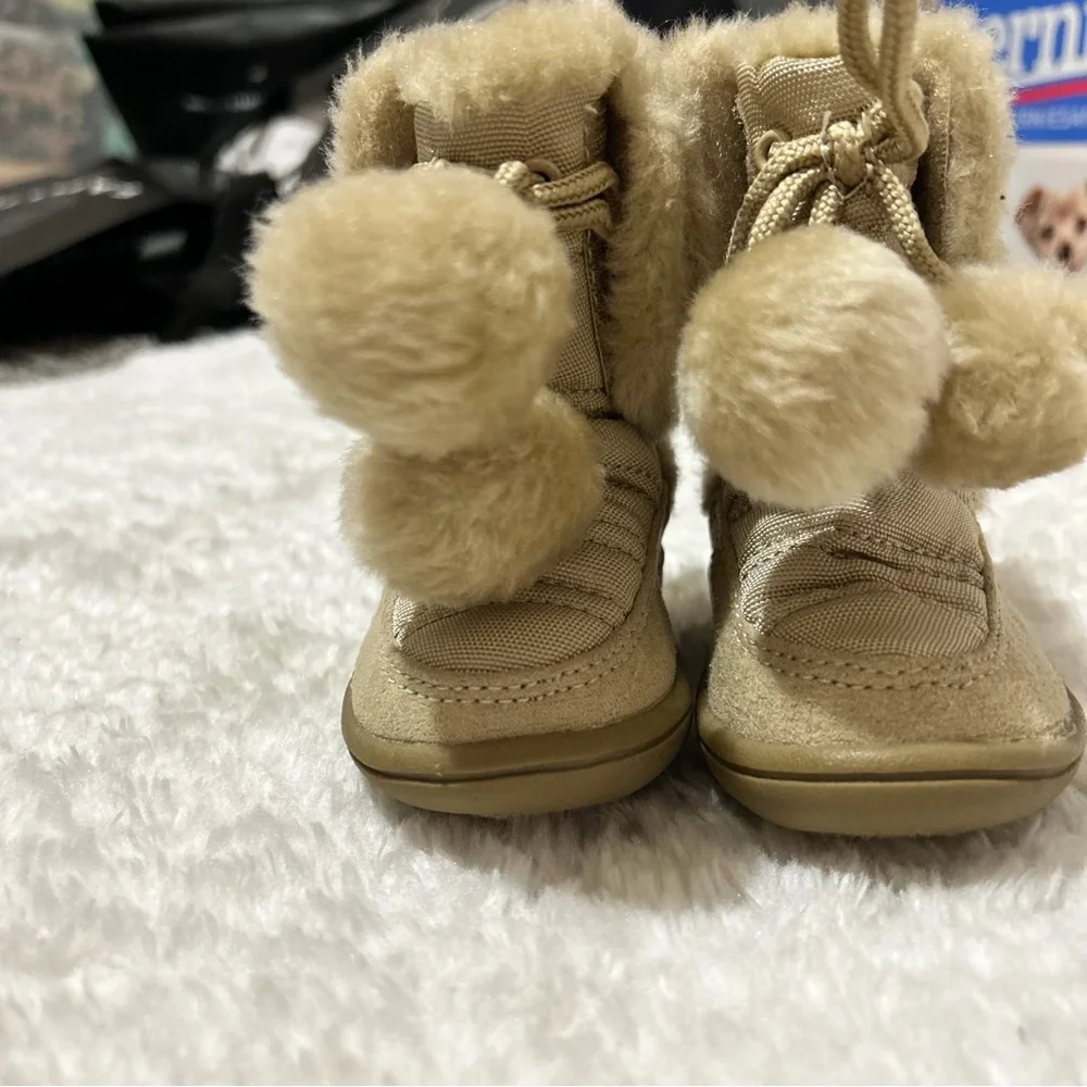 5/$30 🎈Sugar Faux Fur Lined Baby Boots size 1